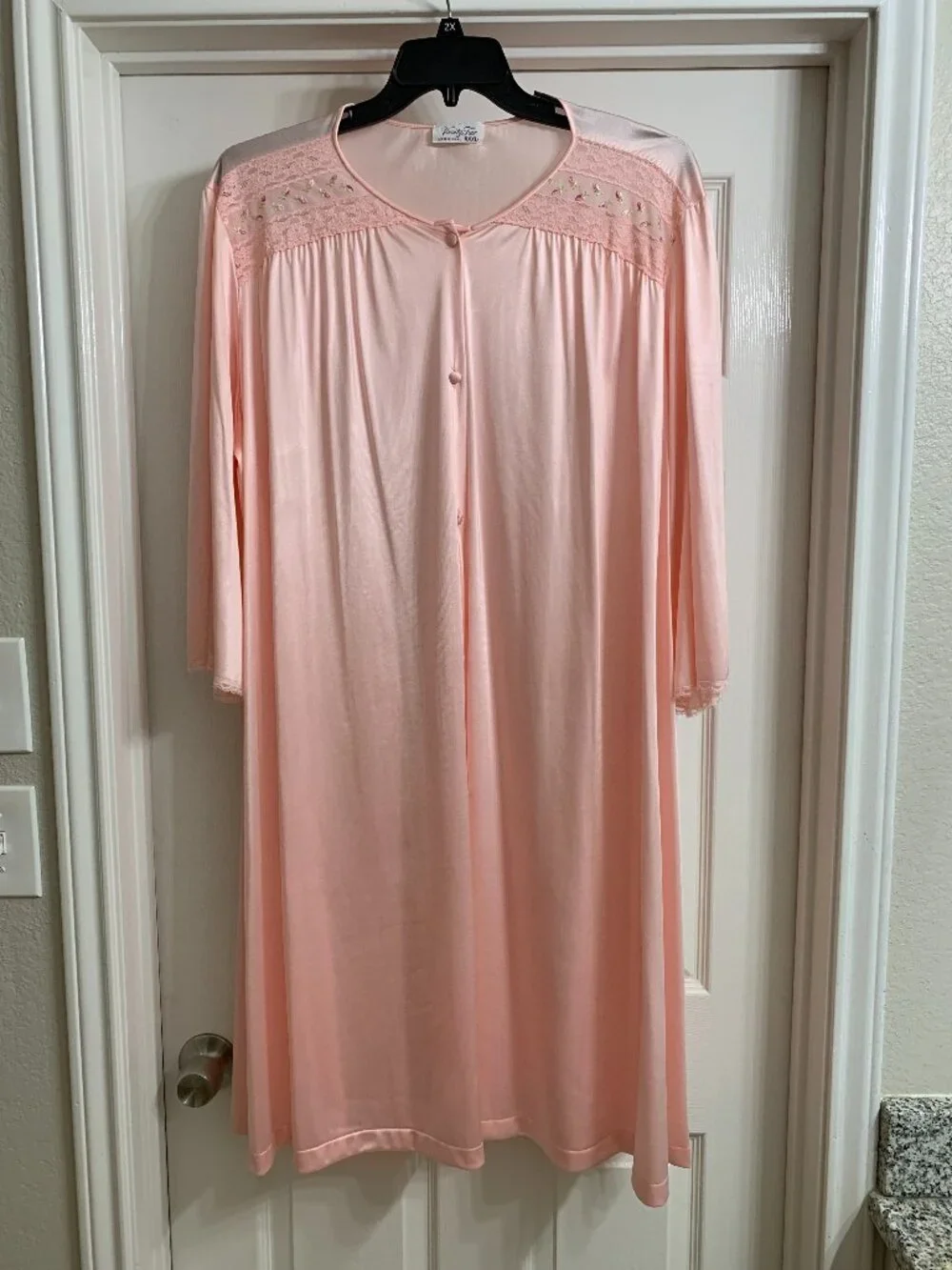 Vanity Fair Women's Pink Satin Robe, Size 3X - Picture 1 of 4